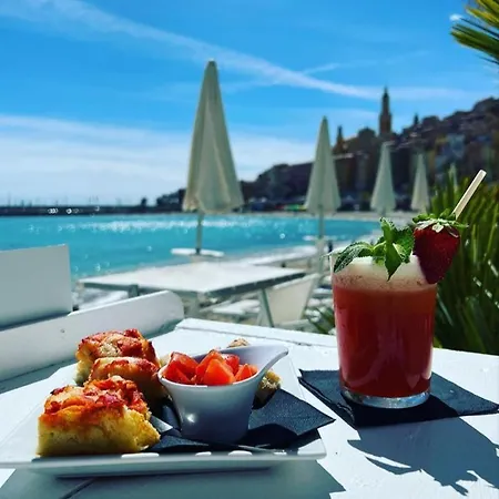 Le Saint Roch 公寓 芒通